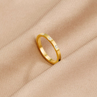 Lucia Crystal Ring