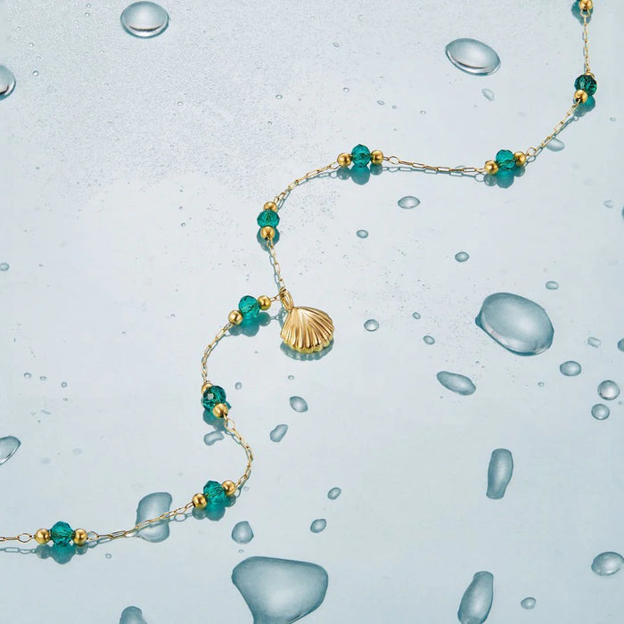 Jewelry features